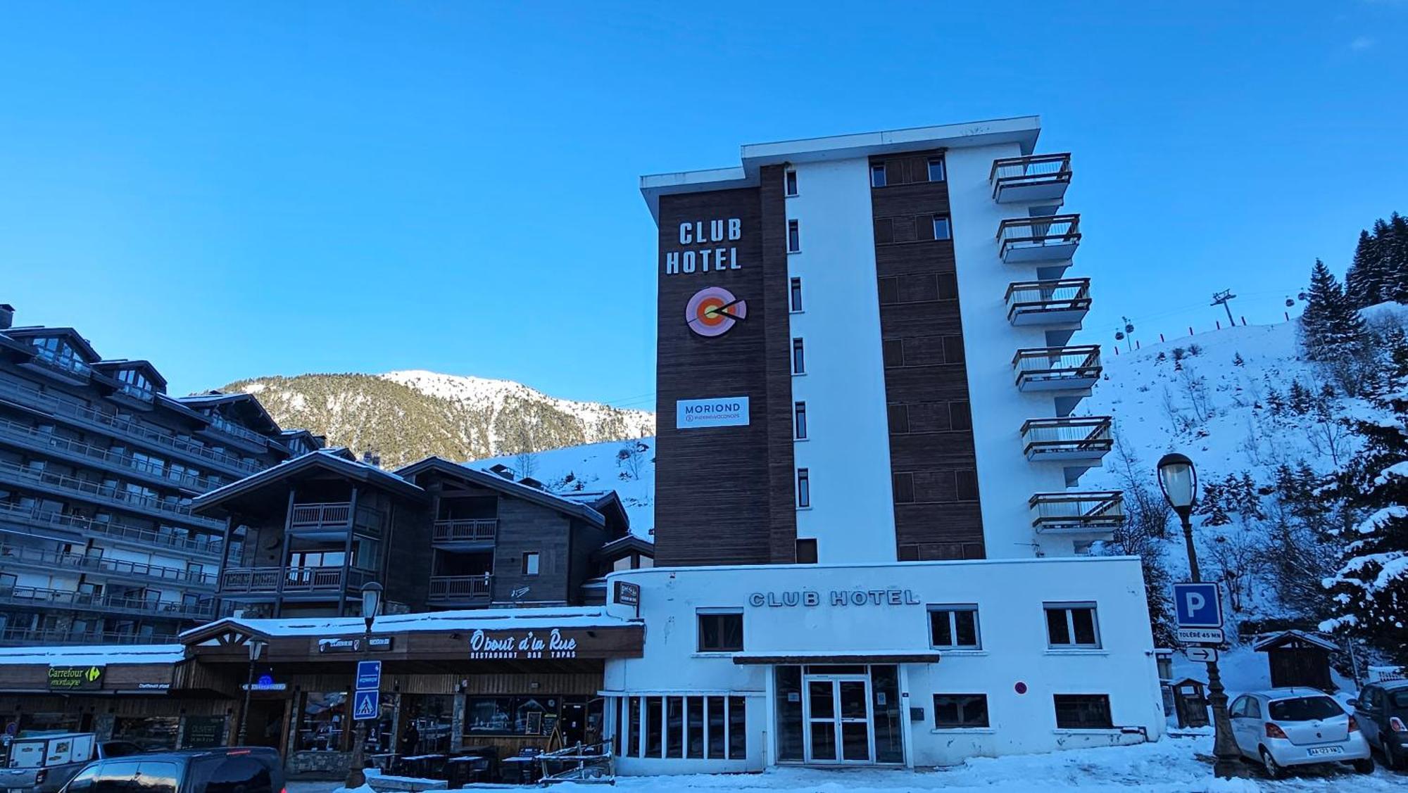 1650 - Amazing Terrace Out 2s06 * Courchevel