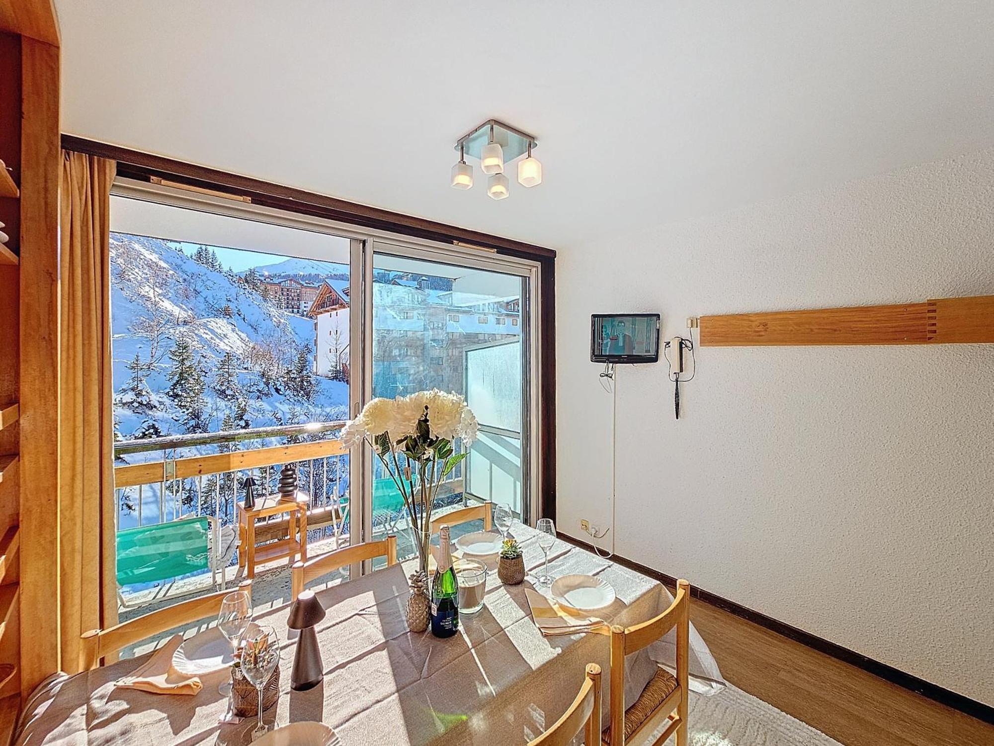1650 - Amazing Terrace Out 2s06 * Courchevel